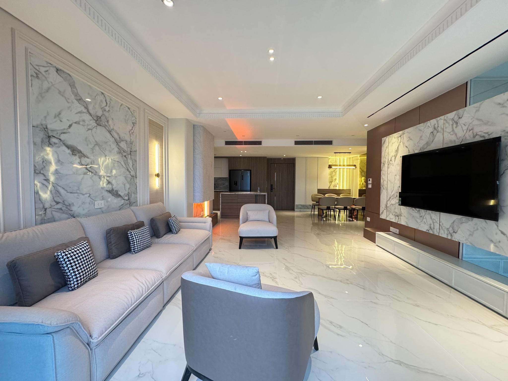 The Nelson Láng Hạ